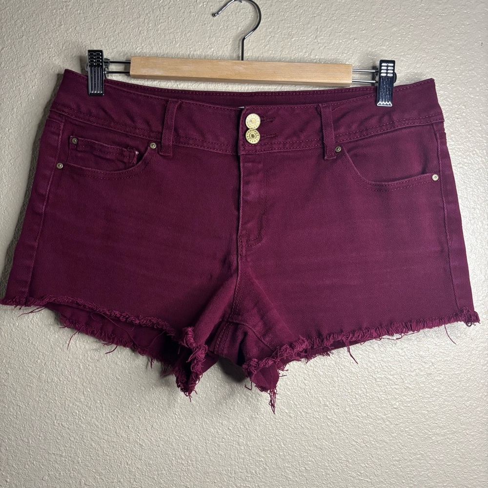 refuge Women's Burgundy Distressed Frayed Hem Denim Shorts size 10 Cut Off Style